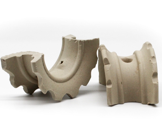 Подробное объяснение конструкции и конструктивных особенностей керамической седловидной набивки.